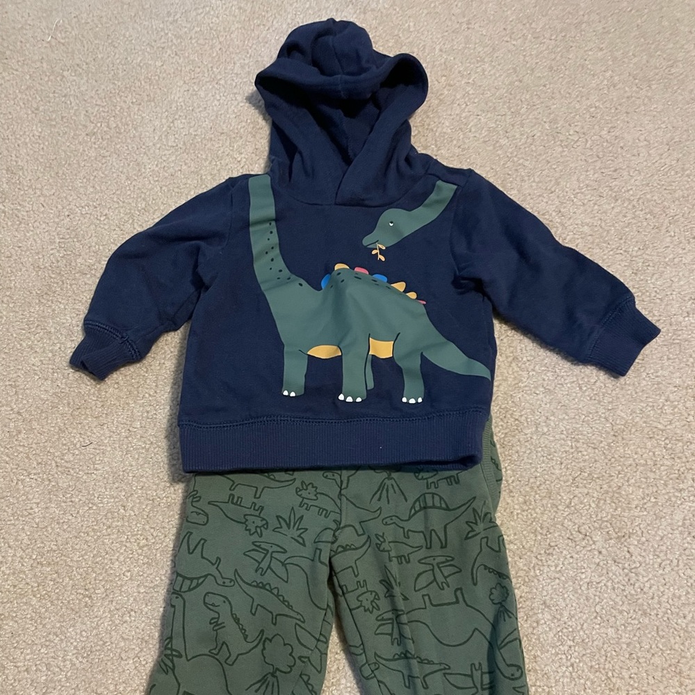 Carters 9mo set
